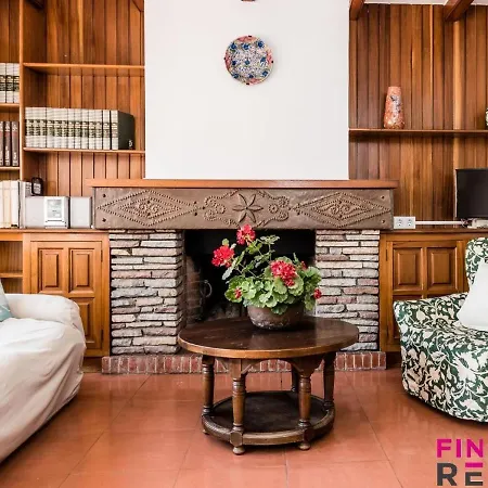 Juli Garreta 22 1º Apartment *